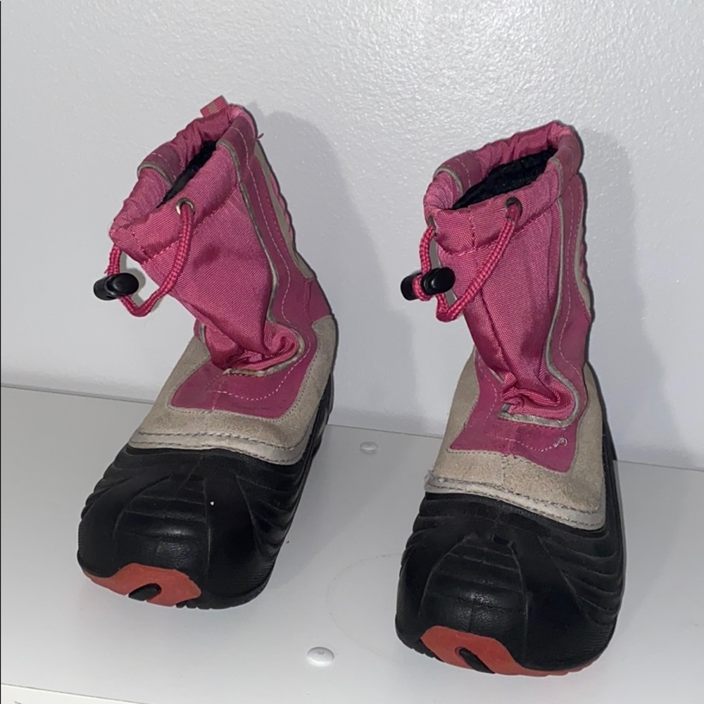 Snow boots